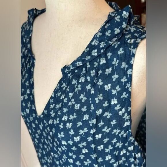 Velvet by Graham & Spencer anthropologie blue floral tank top size Medium - Picture 3 of 9